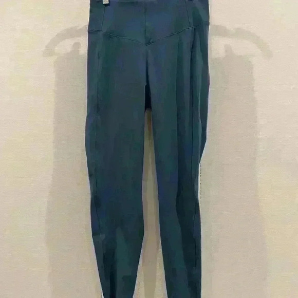 NWOT Le Ore Andria Stirrup Legging Sz M in pretty blue - Picture 7 of 7